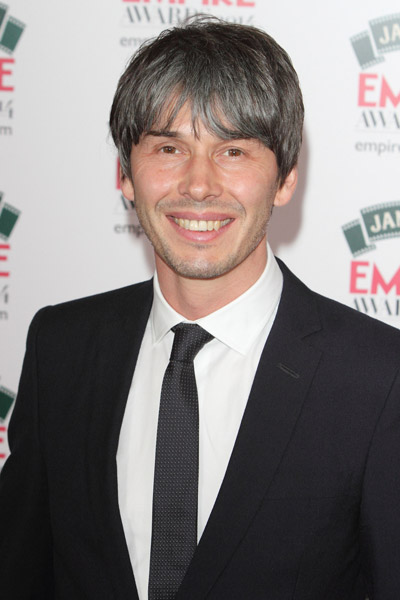 How tall is Professor Brian Cox?